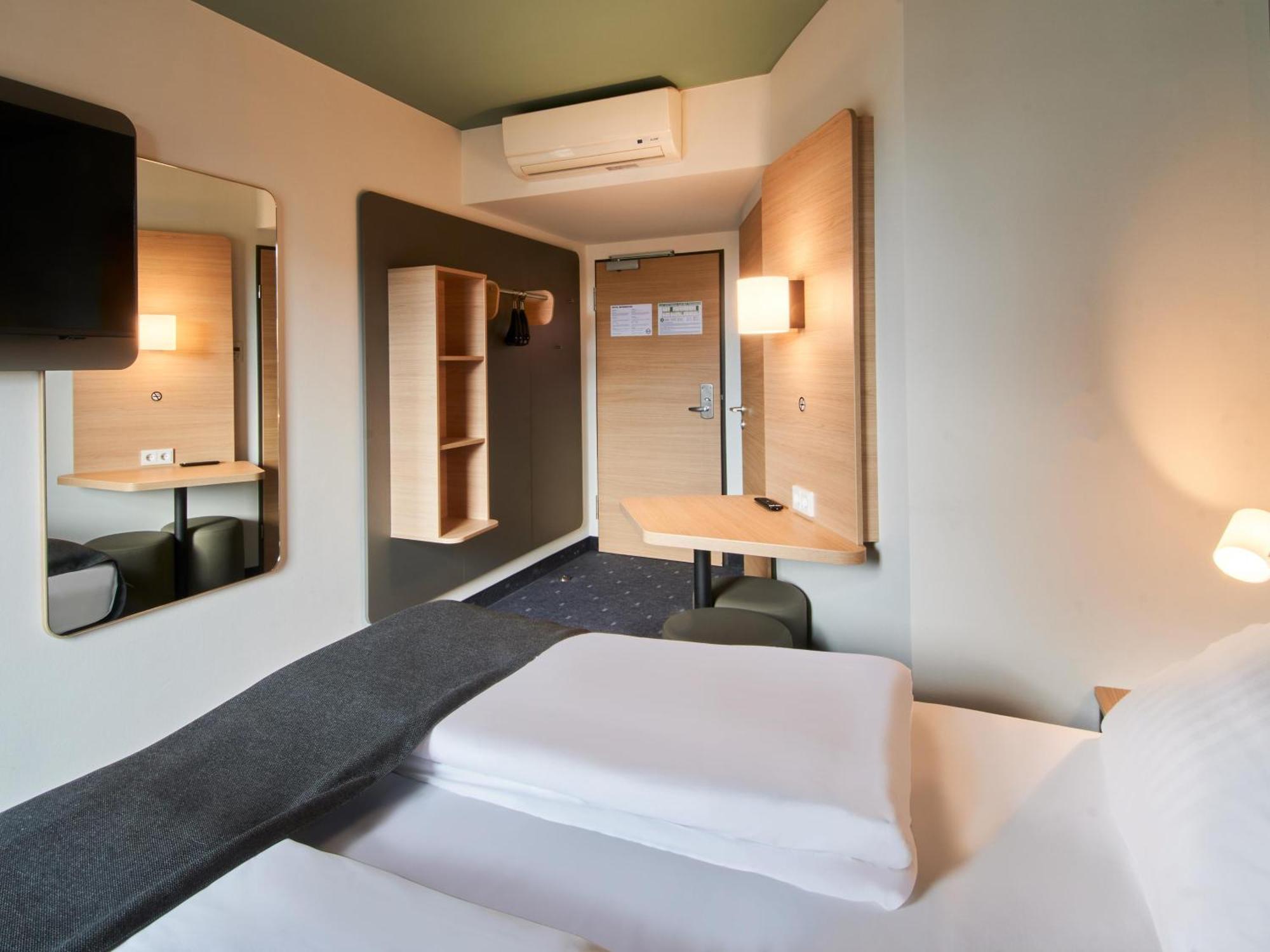 B&B Hotel Bad Homburg บาดฮอมบูร์ก ฟอร์ แดร์เฮอเฮอ ภายนอก รูปภาพ