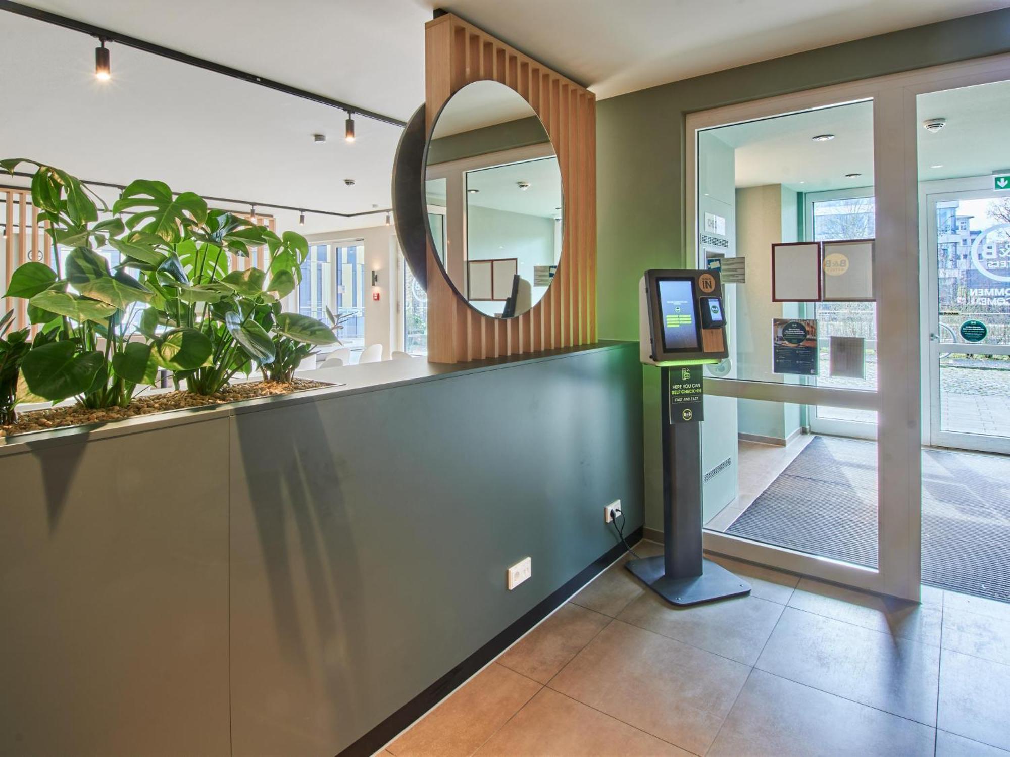 B&B Hotel Bad Homburg บาดฮอมบูร์ก ฟอร์ แดร์เฮอเฮอ ภายนอก รูปภาพ