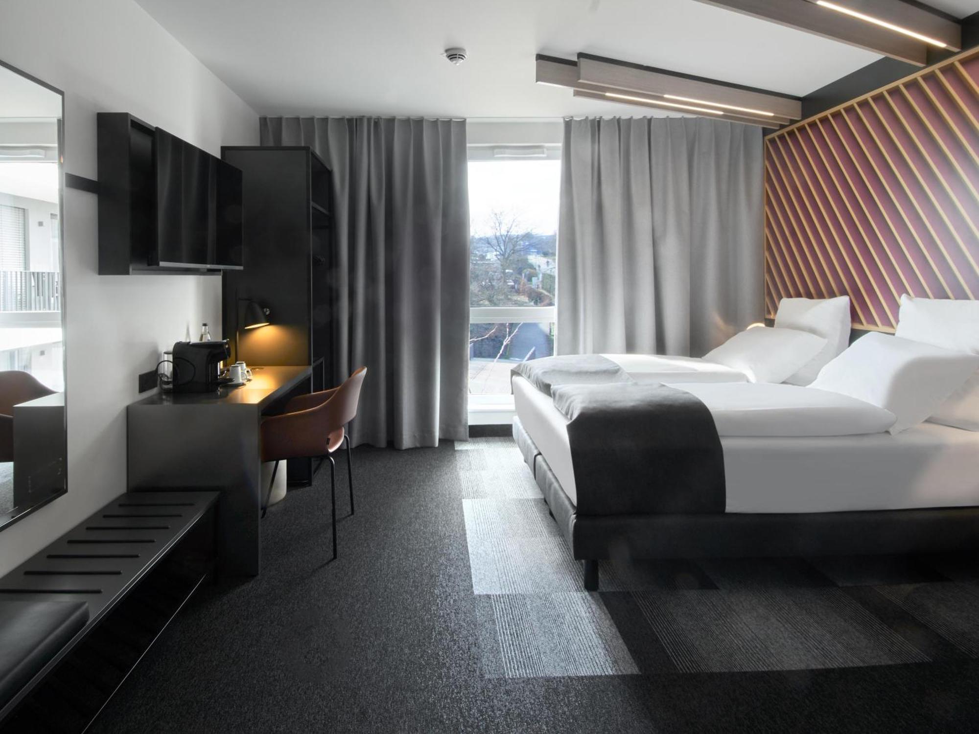 B&B Hotel Bad Homburg บาดฮอมบูร์ก ฟอร์ แดร์เฮอเฮอ ภายนอก รูปภาพ